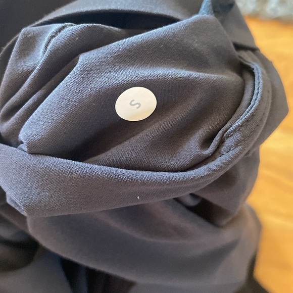 Lululemon Mens Stretchy Straight Leg Waist Tie Black Shorts size Small - Picture 7 of 9